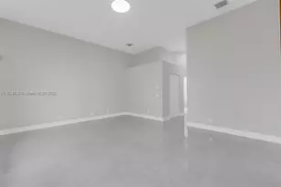 2553 Bay Pointe Dr, Weston, FL 33327 - Photo 20