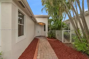2553 Bay Pointe Dr, Weston, FL 33327 - Photo 40