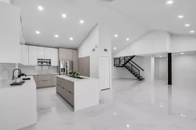 14820 NW 87th Ct, Miami Lakes, FL 33018 - Photo 12