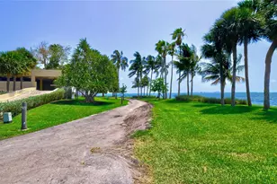 2 Grove Isle Dr, Miami, FL 33133 - Photo 38