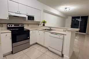 5091 NW 7th St, Miami, FL 33126 - Photo 4