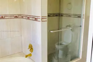 1010 SW 99th Ave, Pembroke Pines, FL 33025 - Photo 16