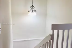 1010 SW 99th Ave, Pembroke Pines, FL 33025 - Photo 10