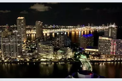 950 Brickell Bay Dr #3610, Miami, FL 33131 - Photo 2