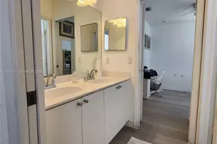 10955 NW 87th Ln, Doral, FL 33178 - Photo 24