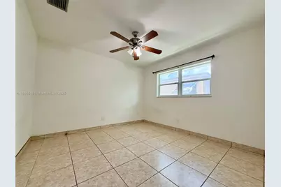 206 SE 9th Ct #3, Hallandale Beach, FL 33009 - Photo 6