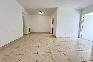 206 SE 9th Ct, Hallandale Beach, FL 33009 - Photo 2