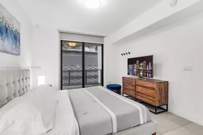 1010 Brickell Ave #1607, Miami, FL 33131 - Photo 10