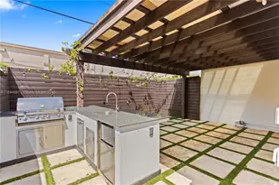 2924 Bridgeport Ave, Miami, FL 33133 - Photo 16