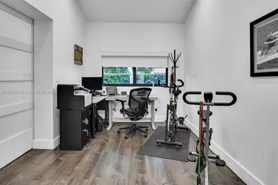 2484 SW 25 St, Miami, FL 33133 - Photo 32