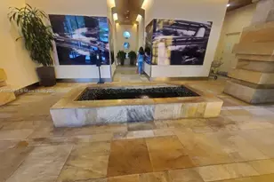 55 SE 6th St, Miami, FL 33131 - Photo 8