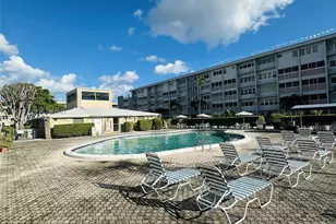 330 SE 2nd St, Hallandale Beach, FL 33009 - Photo 26