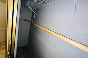 330 SE 2nd St, Hallandale Beach, FL 33009 - Photo 14