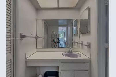 4233 NW 38th Ave, Lauderdale Lakes, FL 33309 - Photo 10