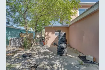 4233 NW 38th Ave, Lauderdale Lakes, FL 33309 - Photo 58