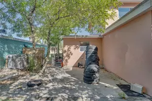 4233 NW 38th Ave, Lauderdale Lakes, FL 33309 - Photo 58