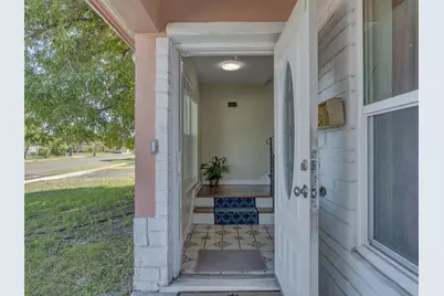 4233 NW 38th Ave, Lauderdale Lakes, FL 33309 - Photo 6