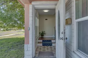 4233 NW 38th Ave, Lauderdale Lakes, FL 33309 - Photo 6