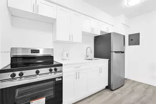 13210 Memorial Hwy, North Miami, FL 33161 - Photo 22