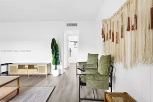 13210 Memorial Hwy, North Miami, FL 33161 - Photo 6