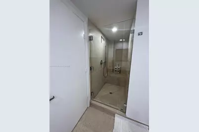 495 Brickell Ave #3208, Miami, FL 33131 - Photo 10