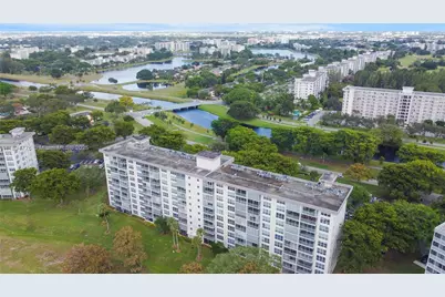 605 Oaks Dr #305, Pompano Beach, FL 33069 - Photo 30