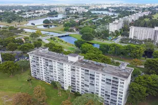 605 Oaks Dr, Pompano Beach, FL 33069 - Photo 30