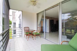 605 Oaks Dr, Pompano Beach, FL 33069 - Photo 10
