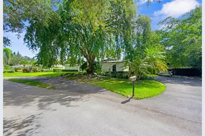 8330 SW 171st St, Palmetto Bay, FL 33157 - Photo 40