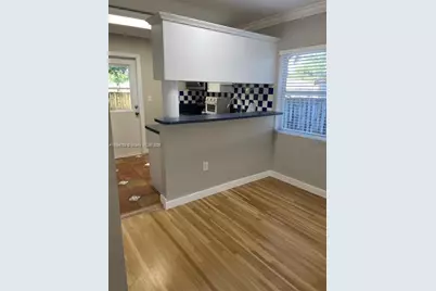 5886 SW 42nd St, Miami, FL 33155 - Photo 6