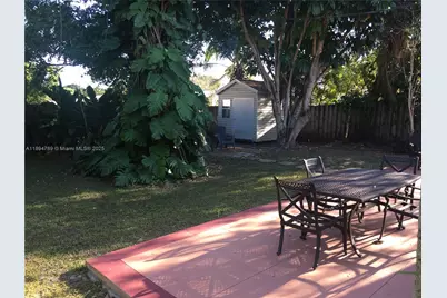 5886 SW 42nd St, Miami, FL 33155 - Photo 4