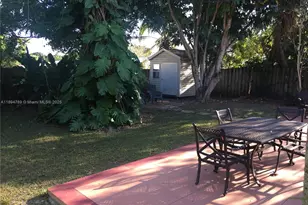 5886 SW 42nd St, Miami, FL 33155 - Photo 4