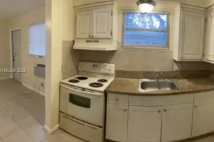 2701 NW 12th Ct, Fort Lauderdale, FL 33311 - Photo 4