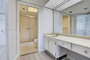 701 SW 128th Ave, Pembroke Pines, FL 33027 - Photo 22