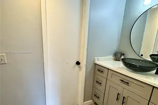 400 Diplomat Pkwy, Hallandale Beach, FL 33009 - Photo 10