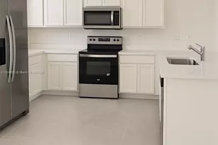 1424 NE 3rd Ave, Florida City, FL 33034 - Photo 2