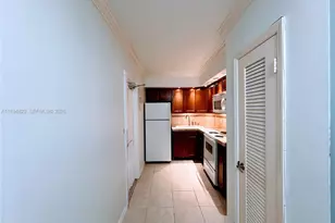 2424 SE 17th St, Fort Lauderdale, FL 33316 - Photo 4