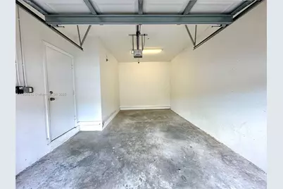 404 NE 194th Ter, Miami, FL 33179 - Photo 28