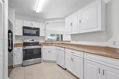 3417 NW 44th St #103, Oakland Park, FL 33309 - Photo 2