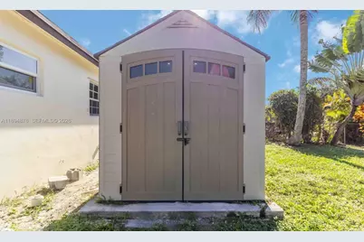 2411 SW 50th Ter, Fort Lauderdale, FL 33317 - Photo 16