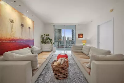 1060 Brickell Ave #1513, Miami, FL 33131 - Photo 6