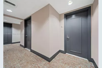 1060 Brickell Ave #1513, Miami, FL 33131 - Photo 32