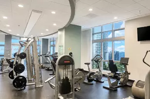 300 S Biscayne Blvd, Miami, FL 33131 - Photo 8