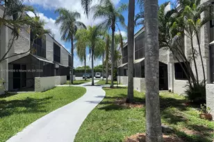 7919 SW 104th St, Miami, FL 33156 - Photo 4