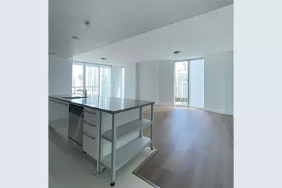 185 SW 7th St #2411, Miami, FL 33130 - Photo 2