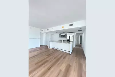 185 SW 7th St #2411, Miami, FL 33130 - Photo 6