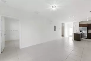 8265 NW 41st St, Doral, FL 33166 - Photo 8