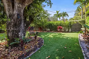 90 NE 106th St, Miami Shores, FL 33138 - Photo 30