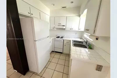 281 NE 40th St #7, Oakland Park, FL 33334 - Photo 4