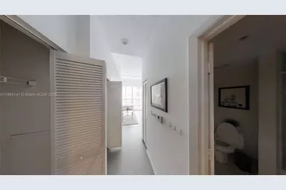 253 NE 2nd St #327, Miami, FL 33132 - Photo 4